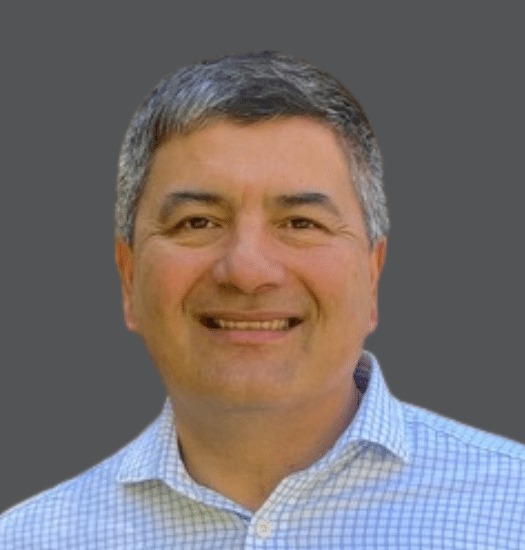 Noel Pardo headshot